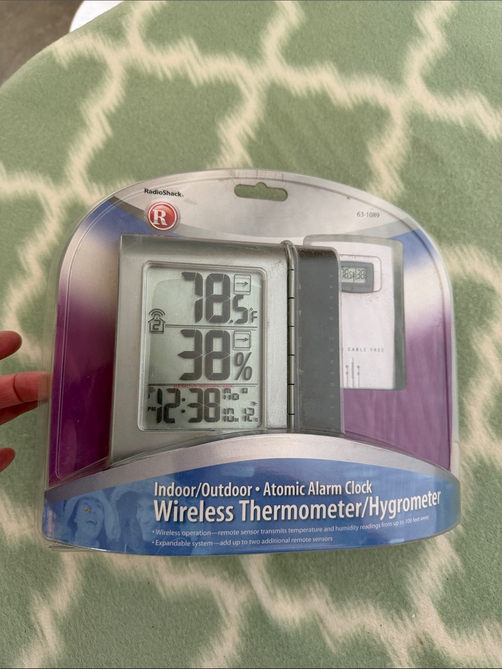 NEW Wireless Indoor/Outdoor Atomic Clock Thermometer Hygrometer